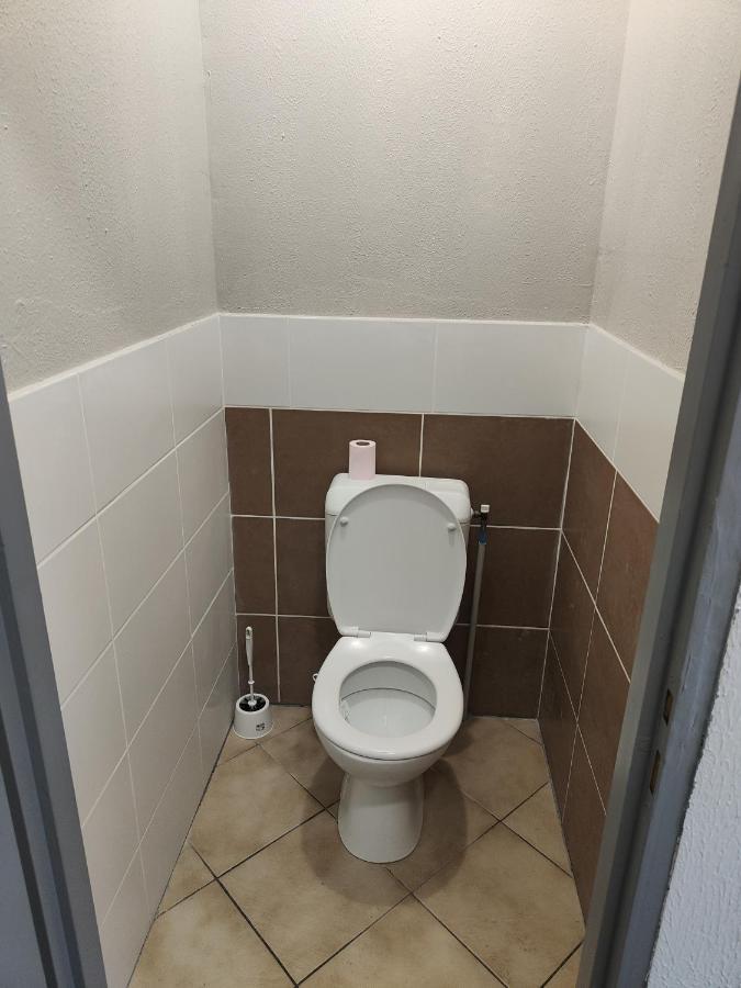 Hotel Les 4 Chenes Pontault-Combault Dış mekan fotoğraf